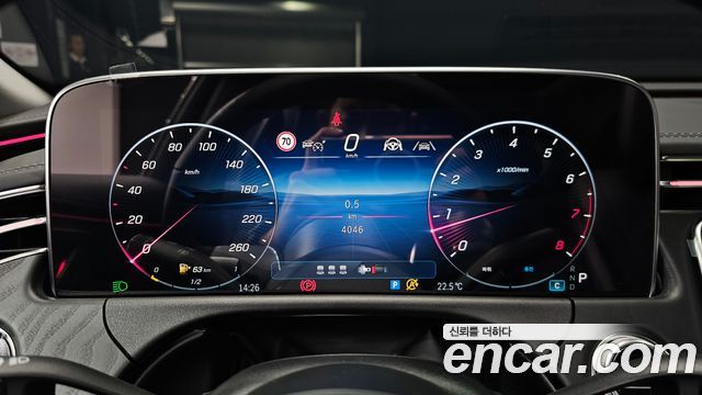Mercedes-Benz E-Class 2025 thumb 9
