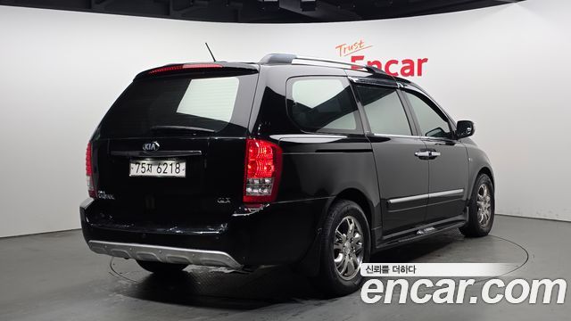 Kia Carnival 2013 thumb 2