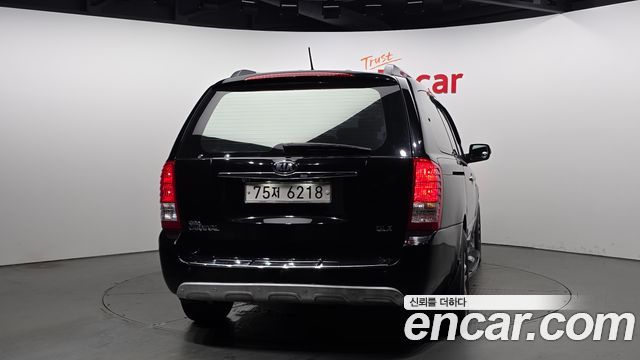 Kia Carnival 2013 thumb 4