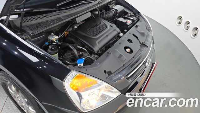 Kia Carnival 2013 thumb 6