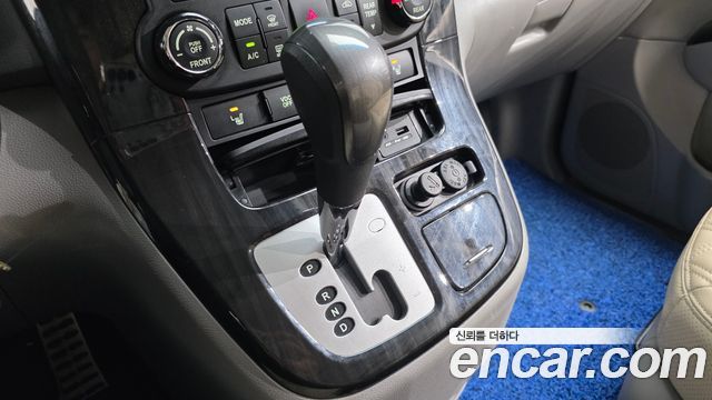 Kia Carnival 2013 thumb 9
