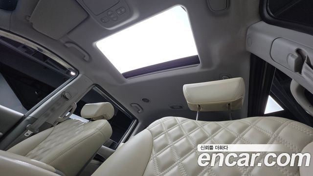 Kia Carnival 2013 thumb 12