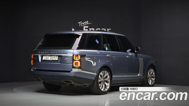 Land Rover Range Rover 2018 thumb 3
