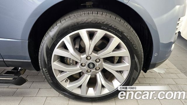 Land Rover Range Rover 2018 thumb 6