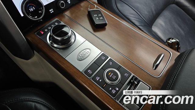 Land Rover Range Rover 2018 thumb 10