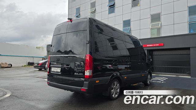 Hyundai Staria 2024 thumb 3