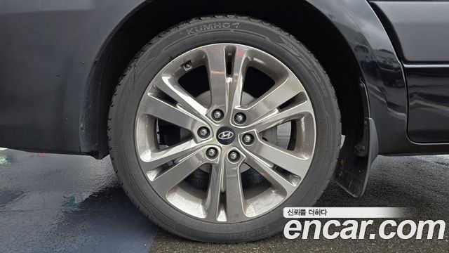 Hyundai Staria 2024 thumb 6