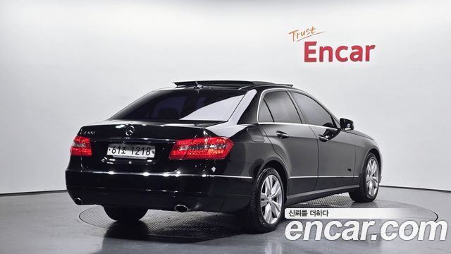 Mercedes-Benz E-Class 2013 thumb 3