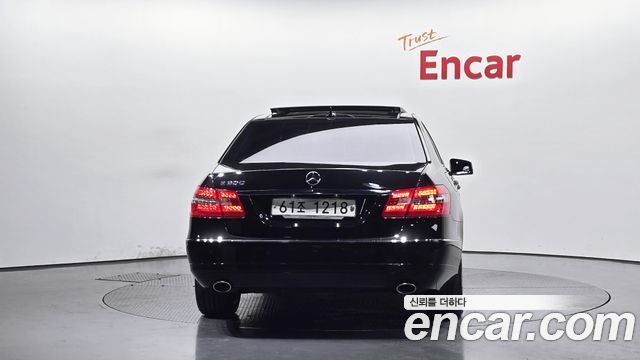 Mercedes-Benz E-Class 2013 thumb 4