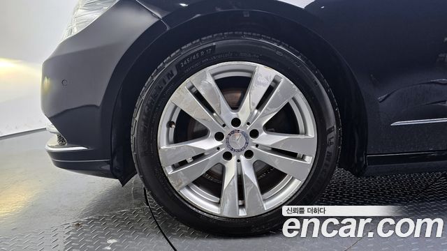 Mercedes-Benz E-Class 2013 thumb 5