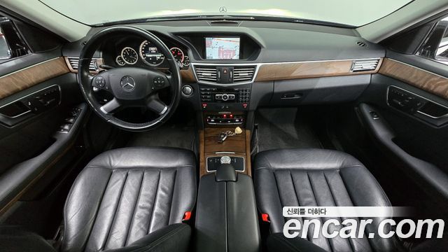 Mercedes-Benz E-Class 2013 thumb 7