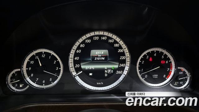 Mercedes-Benz E-Class 2013 thumb 8