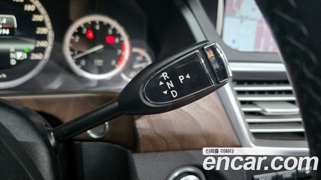Mercedes-Benz E-Class 2013 thumb 9