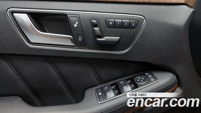 Mercedes-Benz E-Class 2013 thumb 11