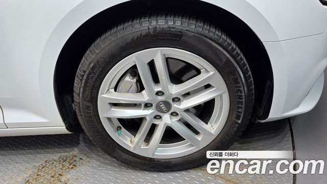 Audi A4 2016 thumb 5