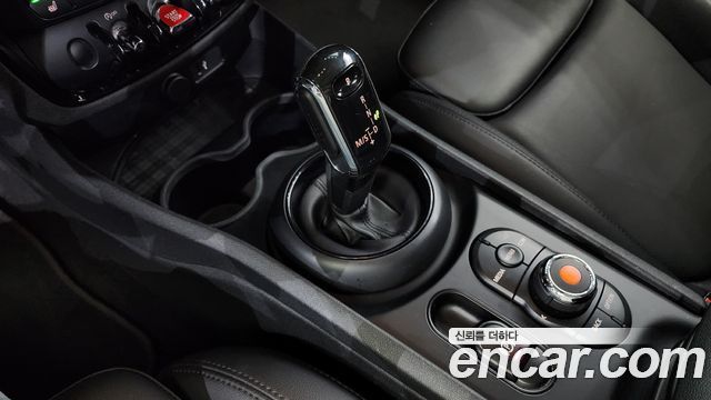 Mini Clubman 2018 thumb 10