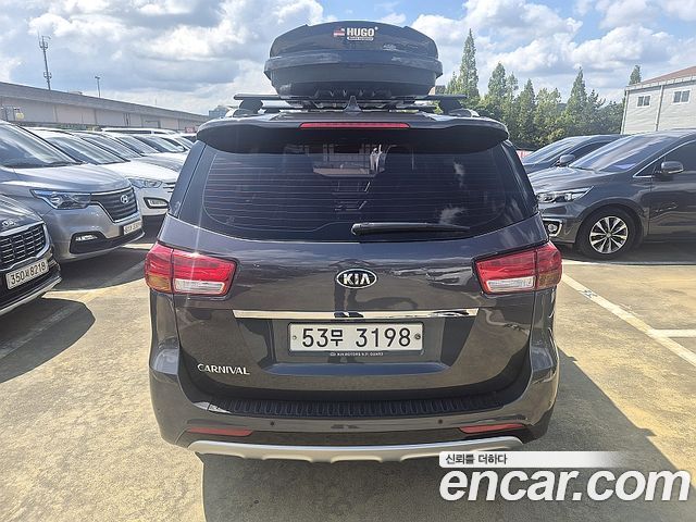 Kia Carnival 2015 thumb 5