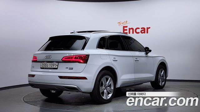 Audi Q5 2020 thumb 3