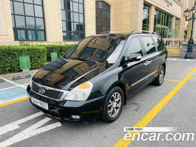 Kia Carnival 2013 thumb 2