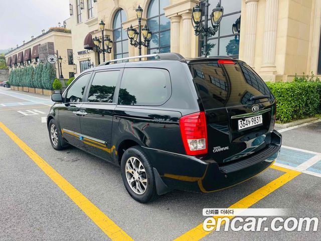 Kia Carnival 2013 thumb 7