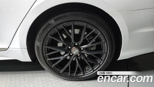 Genesis G80 2016 thumb 5