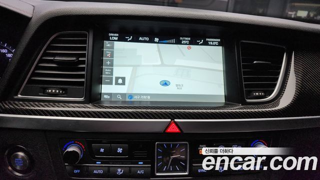 Genesis G80 2016 thumb 12