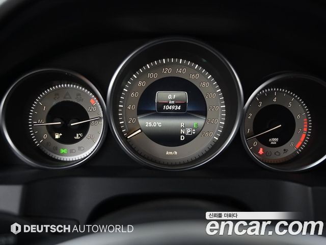 Mercedes-Benz E-Class 2014 thumb 8