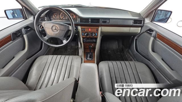 Mercedes-Benz E-Class 1994 thumb 8