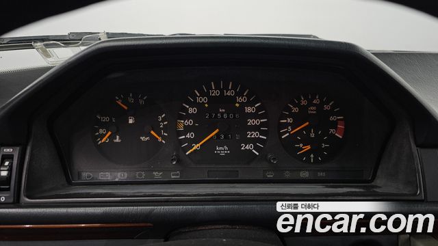 Mercedes-Benz E-Class 1994 thumb 9