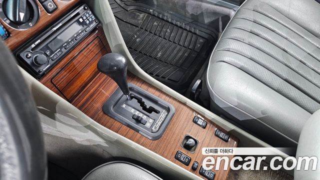 Mercedes-Benz E-Class 1994 thumb 10