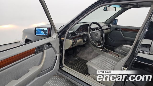 Mercedes-Benz E-Class 1994 thumb 11