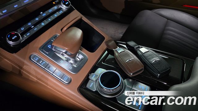 Genesis G90 2019 thumb 10