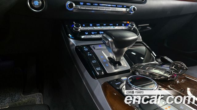 Genesis G90 2018 thumb 9
