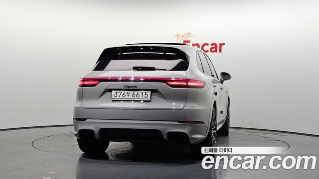 Porsche Cayenne 2021 thumb 5