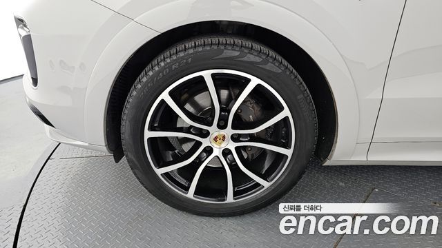 Porsche Cayenne 2021 thumb 6