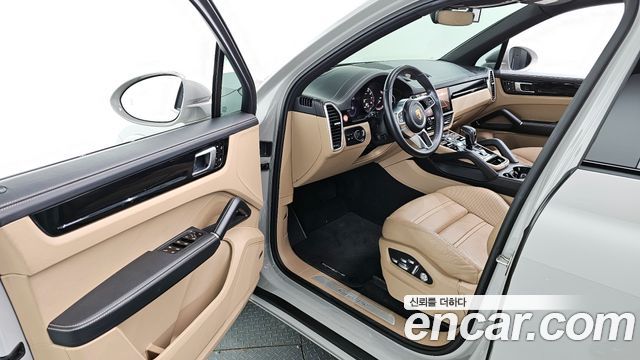 Porsche Cayenne 2021 thumb 11