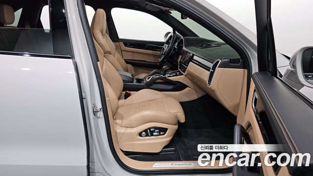 Porsche Cayenne 2021 thumb 12