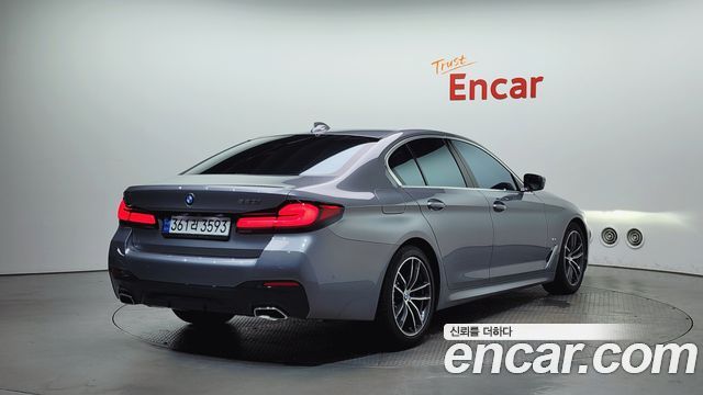 BMW 5 серии 2023 thumb 3