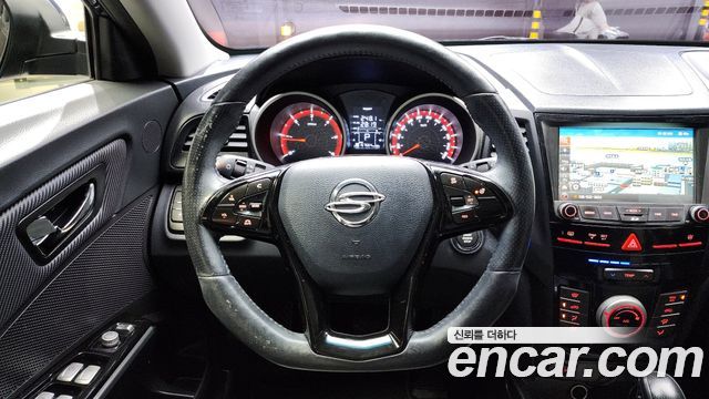 SsangYong Tivoli 2016 thumb 12