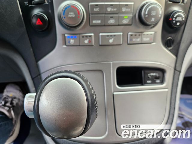 Hyundai Starex 2015 thumb 9