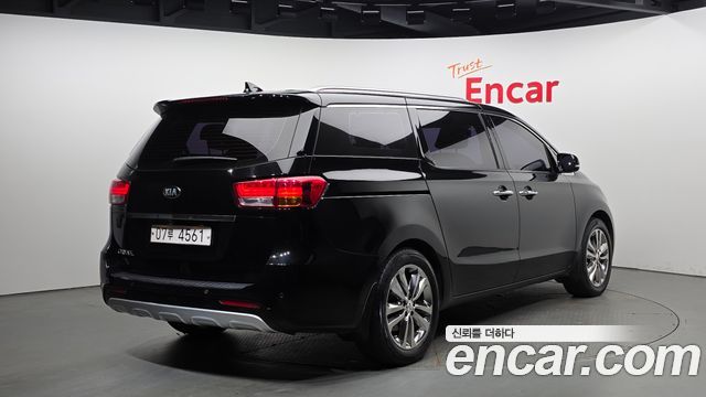Kia Carnival 2017 thumb 3