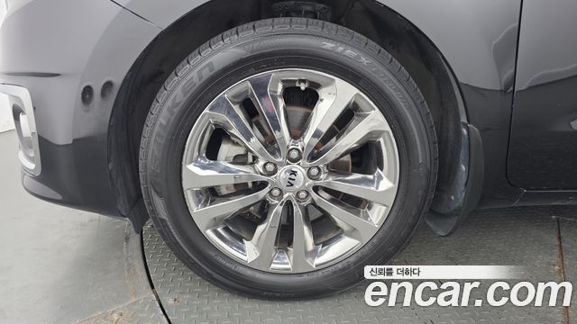 Kia Carnival 2017 thumb 6