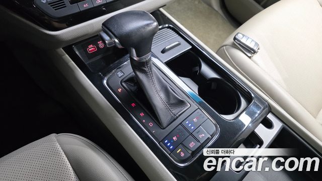 Kia Carnival 2017 thumb 10
