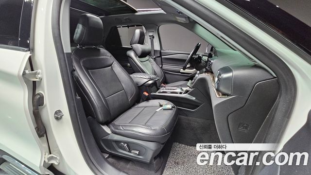Ford Explorer 2020 thumb 11
