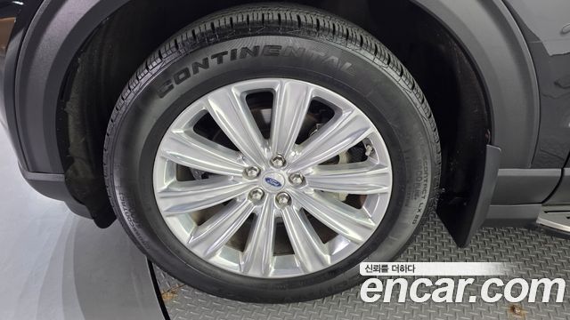 Ford Explorer 2021 thumb 6