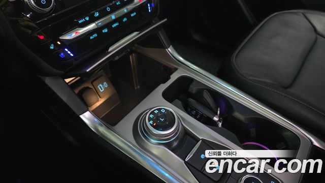 Ford Explorer 2021 thumb 10