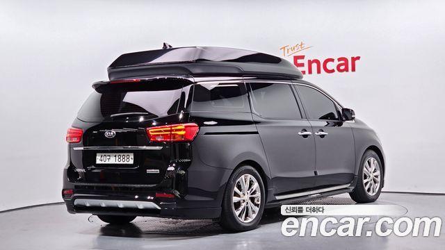 Kia Carnival 2018 thumb 3