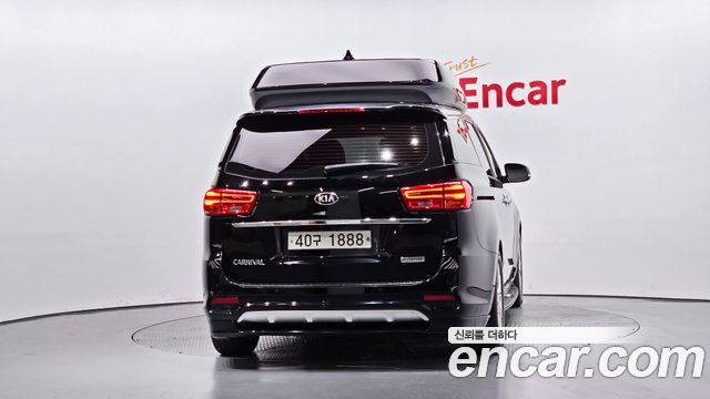 Kia Carnival 2018 thumb 5
