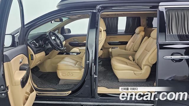 Kia Carnival 2018 thumb 12