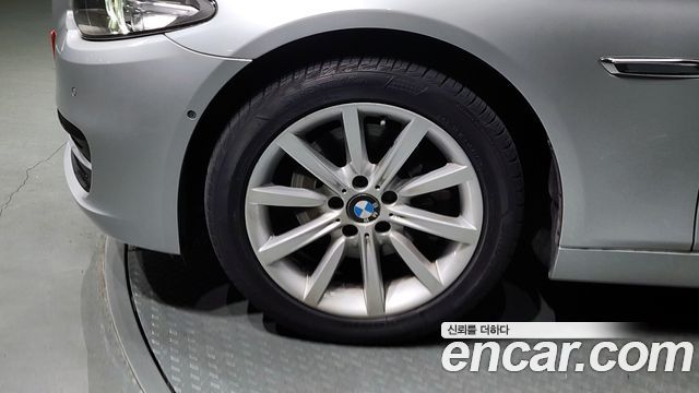 BMW 5 серии 2015 thumb 6